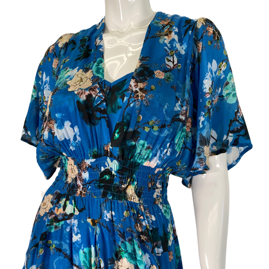 tolani blue floral maxi dress with slit in opening on mannequin close up view