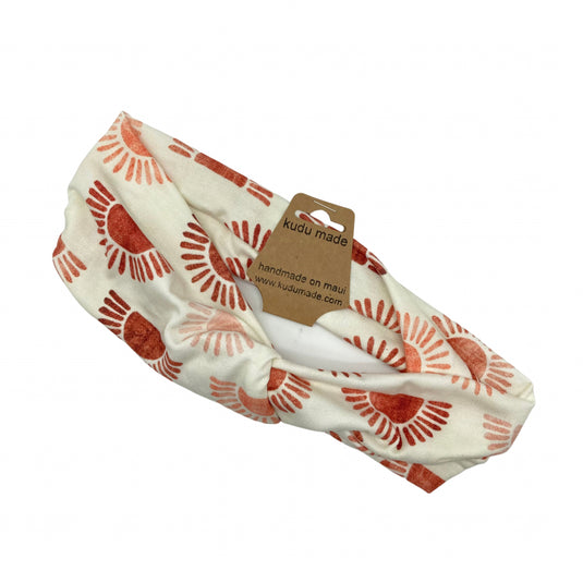 luxury spa basket featuring items from hawaii women small businesses, puna noni shampoo and conditioner, endless tropical maui soap, kudu made headbands, tradition coffee roasters scrub, shop small hawaii pamper yourself spa basket