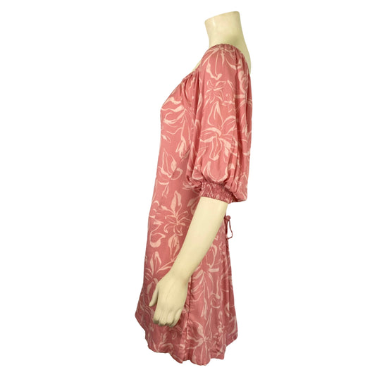Yireh Lennox Dress in Petal side view mannequin