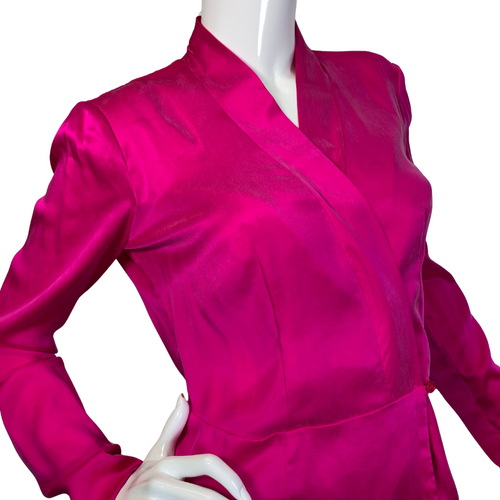  Dana Buchman Silk Fuchsia Blouse item for sale is a women’s blouse made of satin fabric, featuring a vibrant magenta/pink color - side view close-up