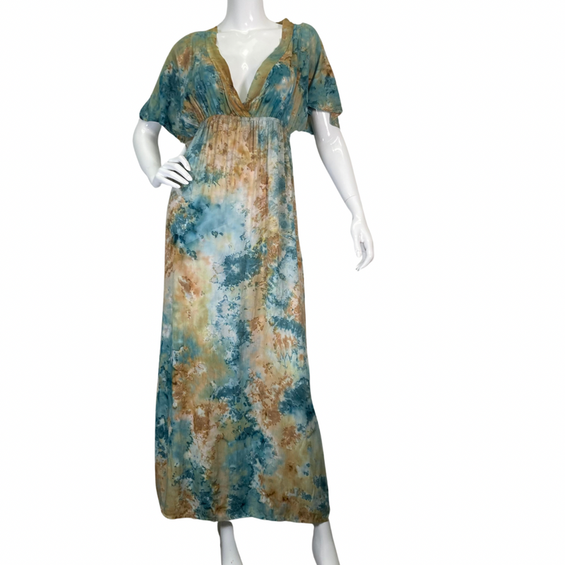 Load image into Gallery viewer,  donated Splash Malia Emerald Dress from Lani Lau Hawaii - front view full size
