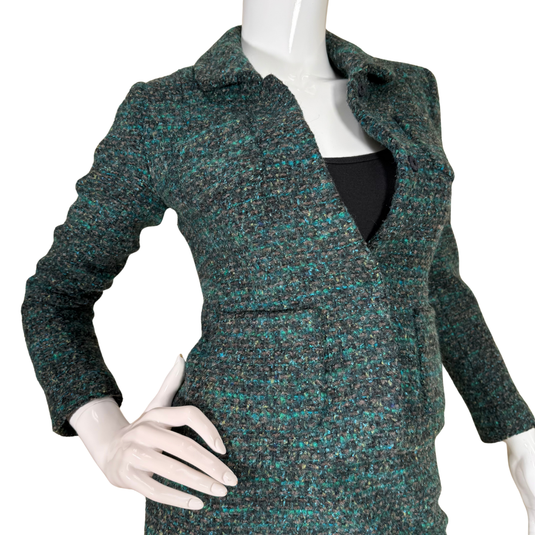 elegant two-piece pre-loved Ann Taylor Dark Teal Knit Suit Set features a textured teal and black tweed fabric, giving it a timeless, sophisticated charm