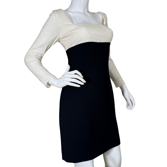 pre-loved Badgley Mischka Two-Tone Chic Evening Dress offers a and modern black and white style with a fitted silhouette