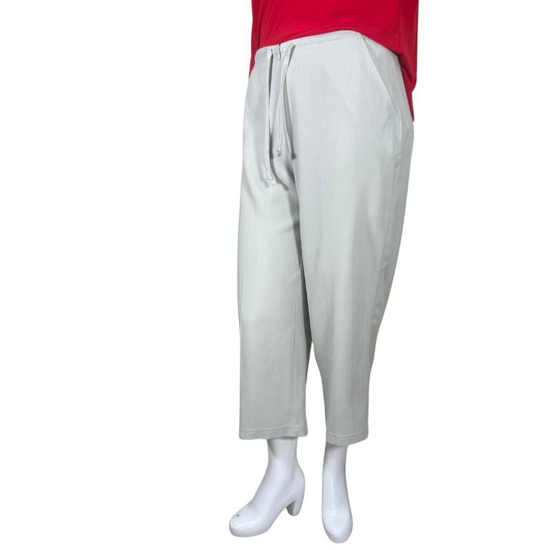 Load image into Gallery viewer, Relaxed and versatile, these pre-loved Banana Bay Fine Resort-wear Sage Silk Pants feature a soft, flowy fabric and a wide-leg silhouette for all-day comfort
