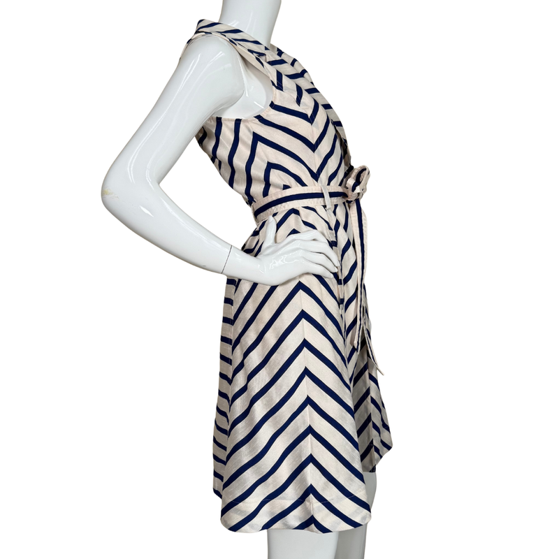 Load image into Gallery viewer, Mannequin wearing a dress with blue and white zigzag pattern on a white background
