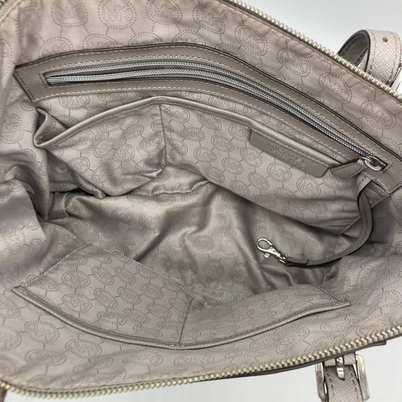 Load image into Gallery viewer, Gray Shoulder Bag
