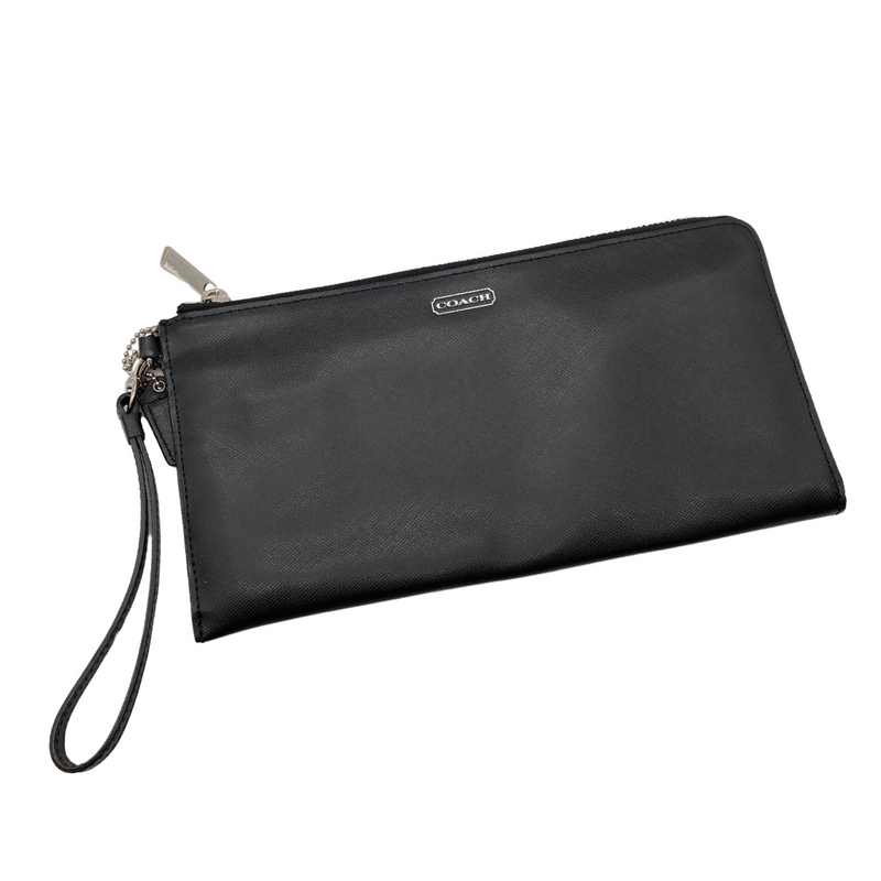 Load image into Gallery viewer, This pre-loved Coach Black Wristlet with Silver Ziper crafted from smooth leather with a subtle textured finish.
