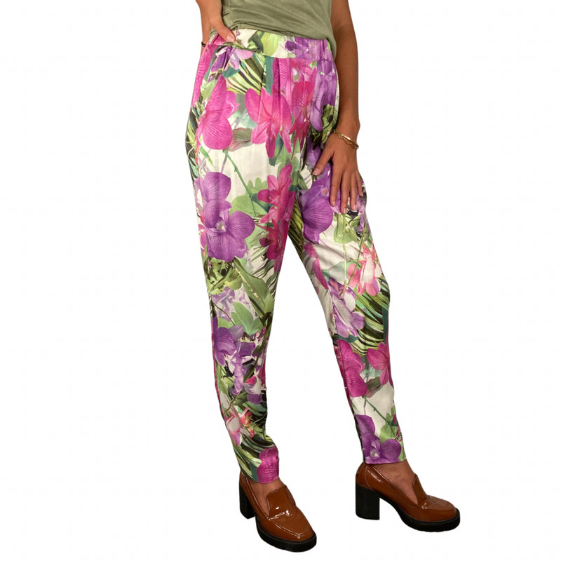 Load image into Gallery viewer, Trina Turk Floral Jogger Bottoms on model side view
