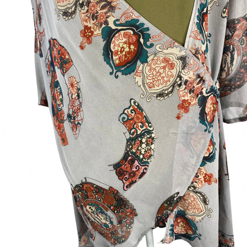 Load image into Gallery viewer, Citron Silk Medallion Blouse &amp; Tank Bundle
