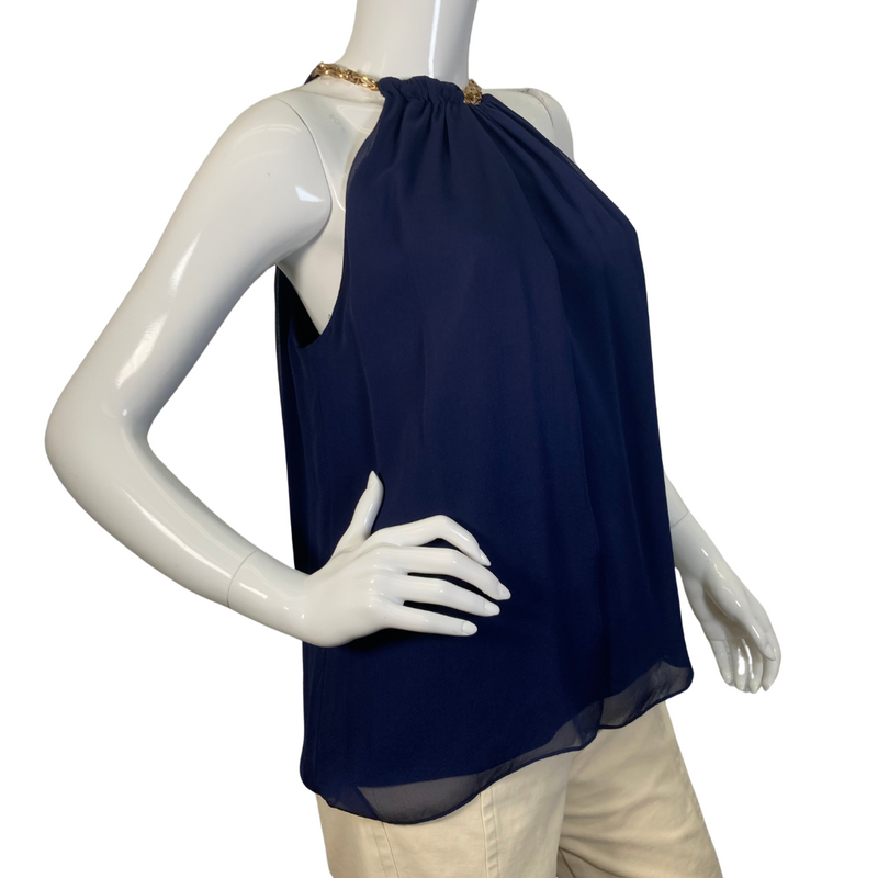 Load image into Gallery viewer, pre-loved Diane Von Furstenberg Silk Navy Blue Blouse with Golden Neck Chain – a chic and elegant sleeveless blouse featuring a flowy chiffon fabric with a gathered neckline and a stylish gold chain accent - side view
