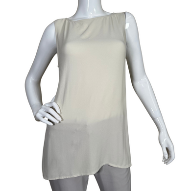 donated Eileen Fisher Off White Silk Lightweight Blouse features a flowy, lightweight fabric that drapes beautifully for a flattering and comfortable fit