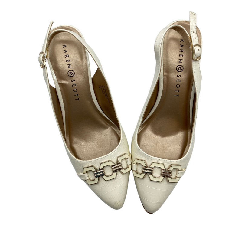 Load image into Gallery viewer, Karen Scott Elegant White Heels feature a pointed toe design with a stylish metallic chain embellishment on the front, adding a touch of sophistication.
