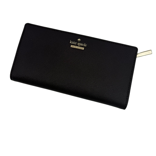 Timeless and refined, this Kate Spade Plum Continental Wallet is designed for both functionality and fashion.