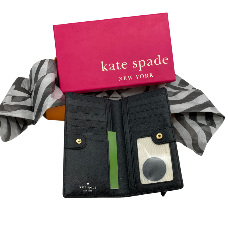 Load image into Gallery viewer,  Kate Spade Black and Beige Small Purse, is presented with its original pink gift box. 
