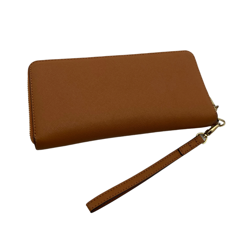 Load image into Gallery viewer, Tory Burch Rich Brown Leather Wristlet Clutch has a textured finish. It features the signature Tory Burch double-T logo in gold-tone hardware on the front, adding a touch of elegance.
