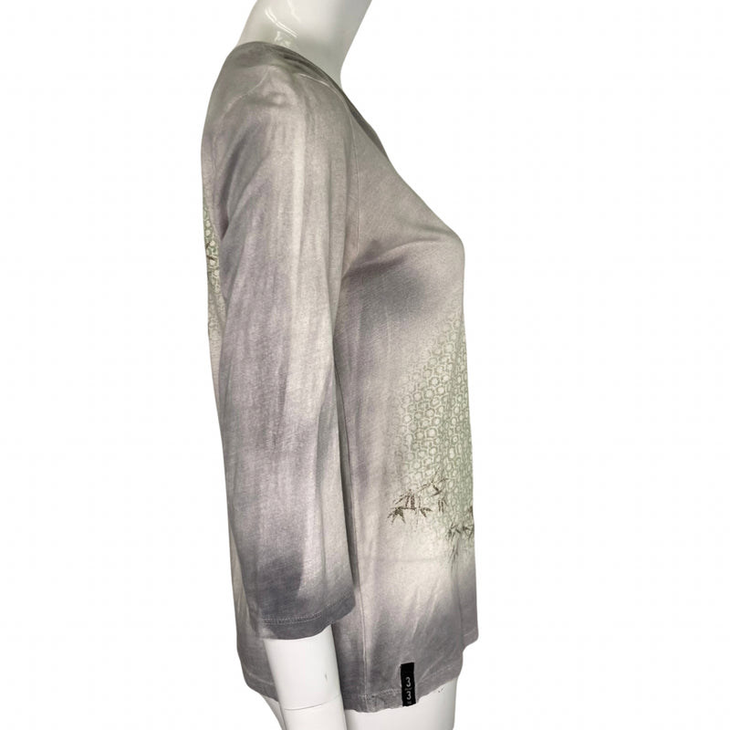 Load image into Gallery viewer, Citron Gray Tiger Quarter Sleeve Shirt on mannequin side view
