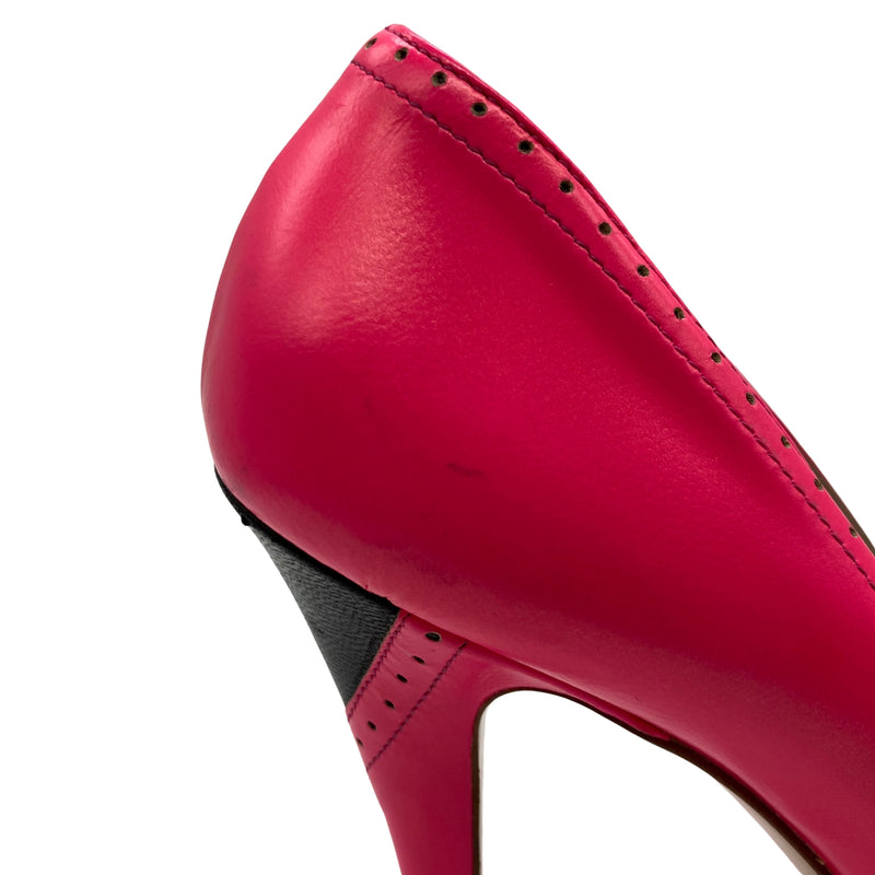 Load image into Gallery viewer, Miu Miu Hot Pink Pump Heels detailed view
