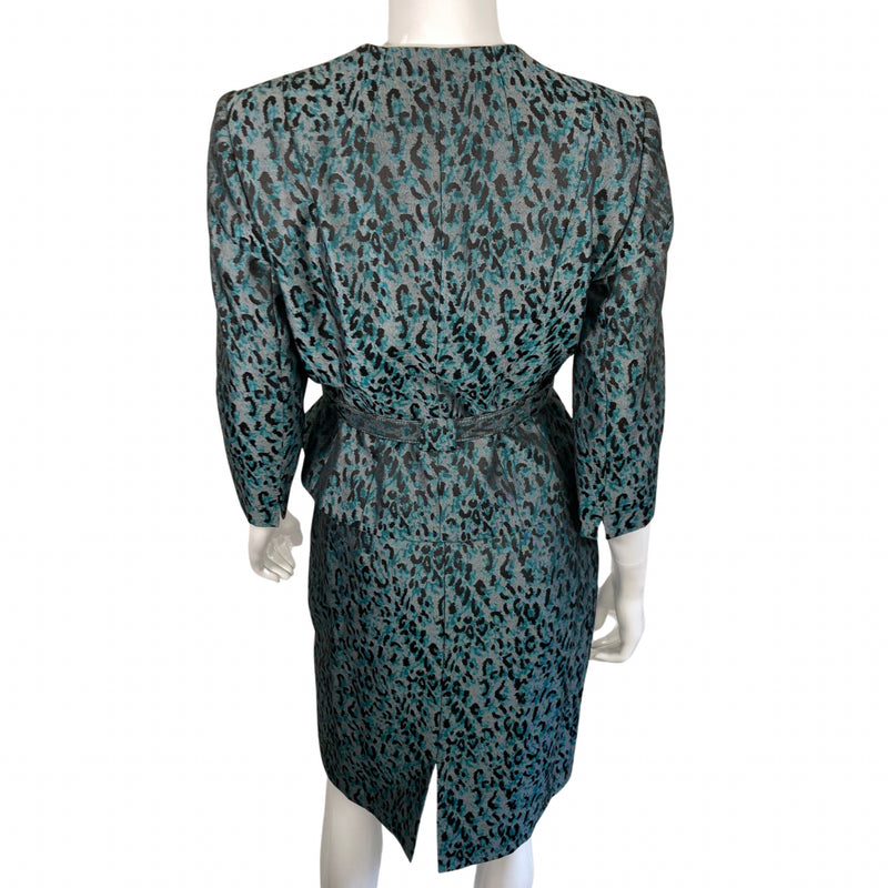 Load image into Gallery viewer, Tahari Modern Leopard Pattern Suit Set backside view
