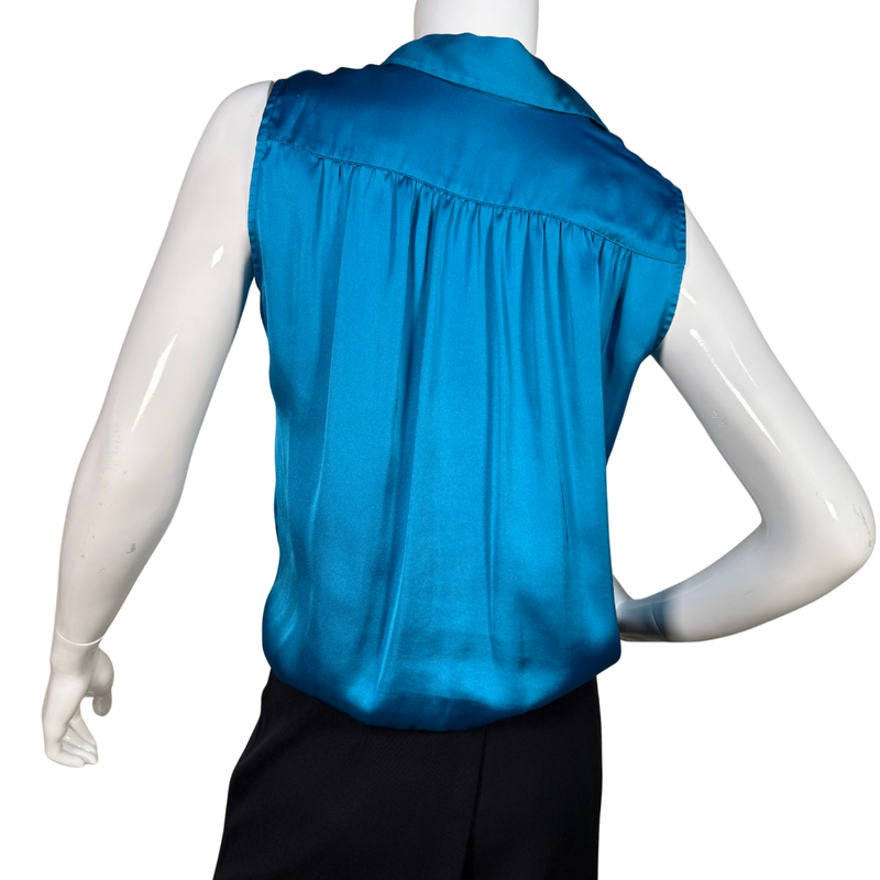 Load image into Gallery viewer, Mannequin wearing a blue sleeveless top on a white background
