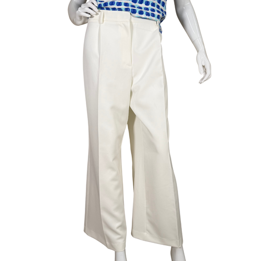 Vince Camuto Elegant White Loose Trousers offer a tailored silhouette with a structured waistband and pleated front
